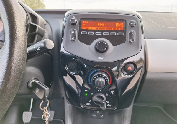 Peugeot 108 cena 27900 przebieg: 39800, rok produkcji 2016 z Rawicz małe 277
